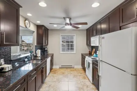 ba7e48ca db34 414b a6c1 f5c10e838792.jpg