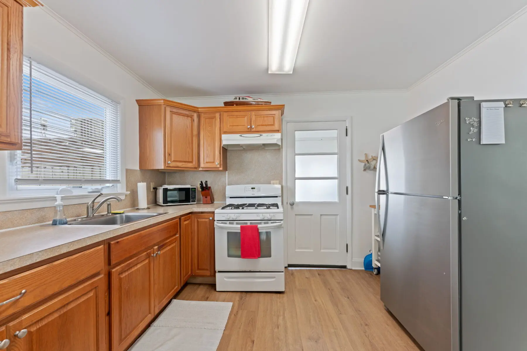 e581fc6d cd06 4209 a74a 58a7c53022ca.jpg