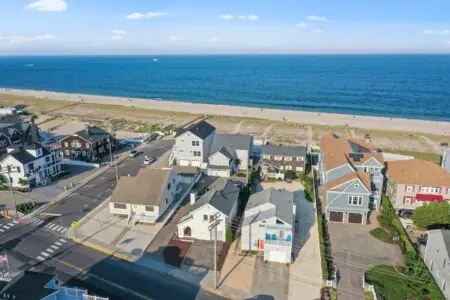 a72e253c 46b7 4e16 9be7 6a79e5f57779